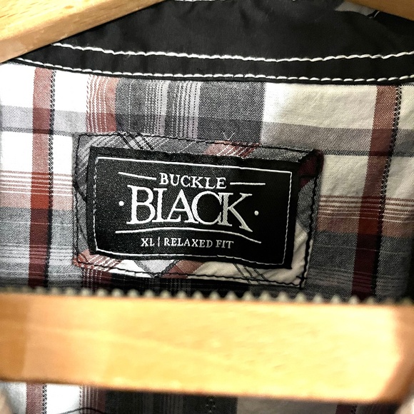 Buckle Men's Red and Black Relaxed Fit Shirt - XL - Picture 5 of 5
